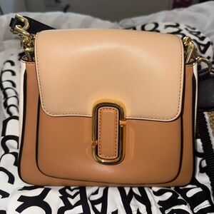 Marc Jacobs stylish Tan and Cream Women's Bag
